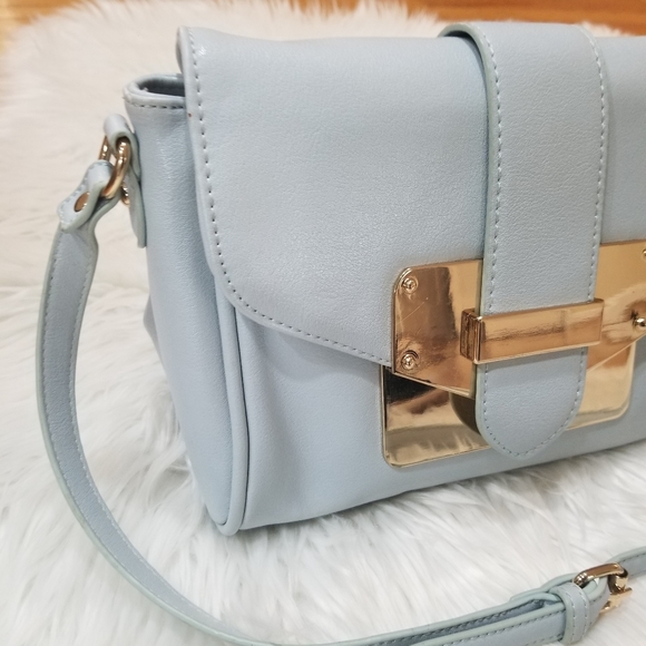 ALDO Crossbody Bag Color Baby Blue Adjustable Straps And Gold Hardware. - Picture 5 of 17